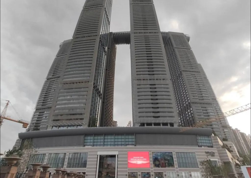 Chaotianmen Dock in Chongqing raffles city