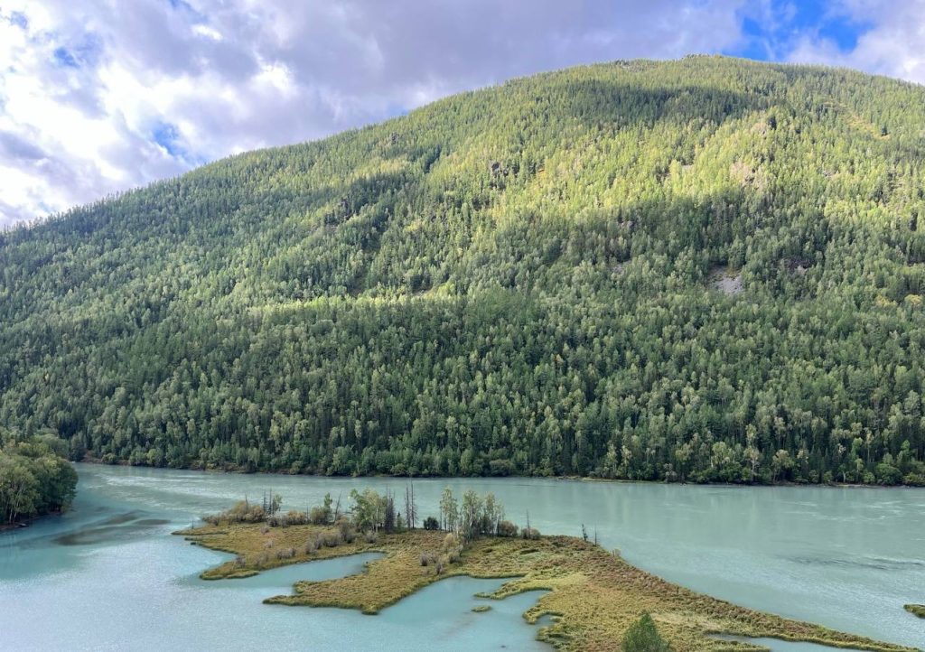 How to get to Kanas Lake