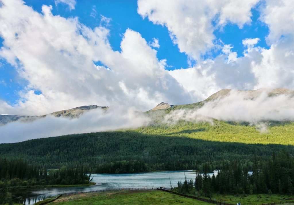 Kanas Lake travel guide